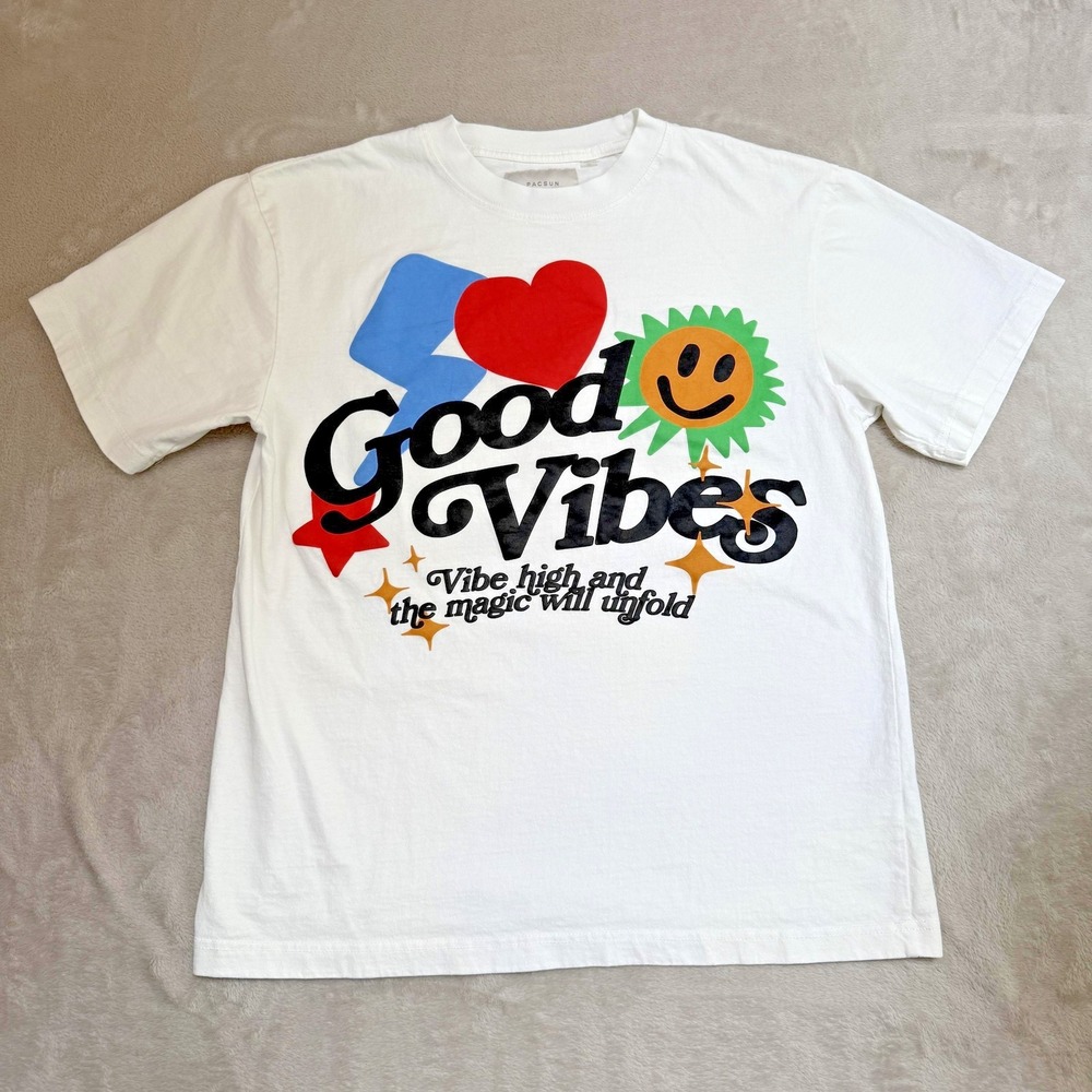 PacSun T Shirt Mens M White Good Vibes Smiley Sun Retro Graphic Tee Streetwear